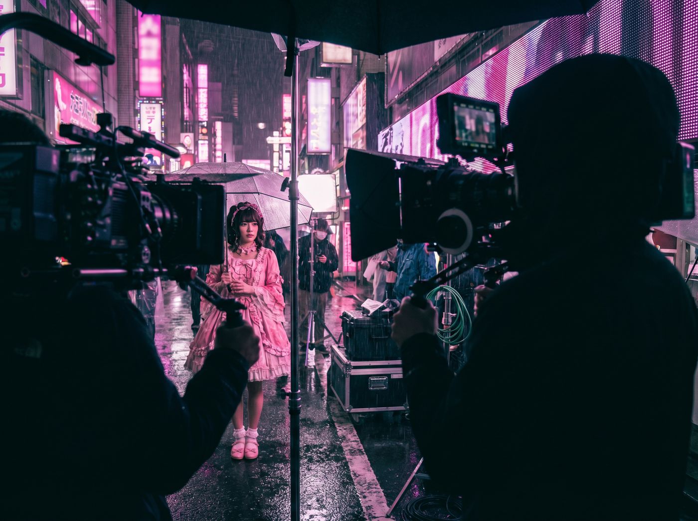 国产精品 美少女写真视频《霓虹雨夜》4K封面